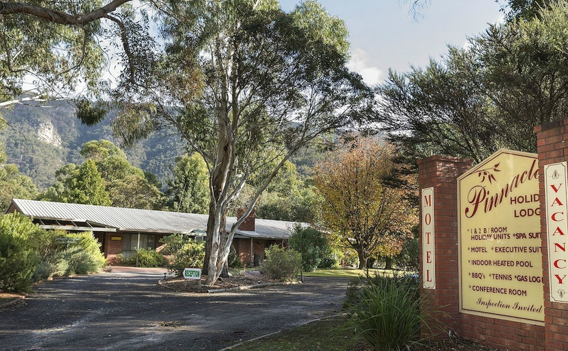 Exterior & Views 1, Pinnacle Holiday Lodge, N. Grampians - Stawell