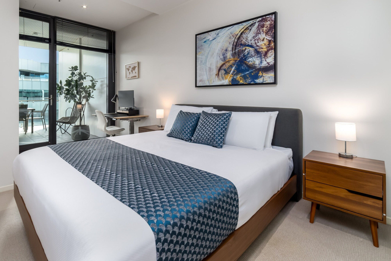 Room, Spacious 1-bed With View in Central Location, Canberra