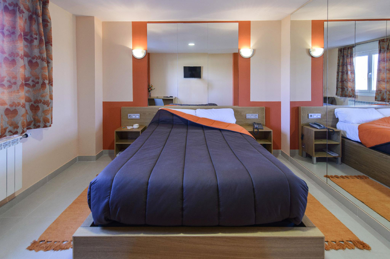 Bedroom 4, Motel Cancun Aviles, Asturias