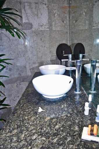 Bathroom 3, Bayshore Residence, Karangasem
