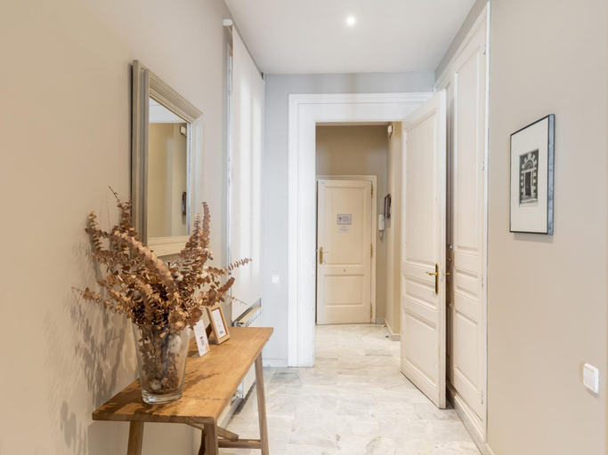 Room 3, Apto Superior de Tres Habitaciones con Terraza, Barcelona
