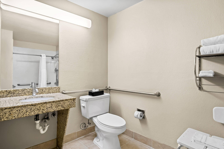 Bathroom 4, Quality Suites Irving-Las Colinas, Irving