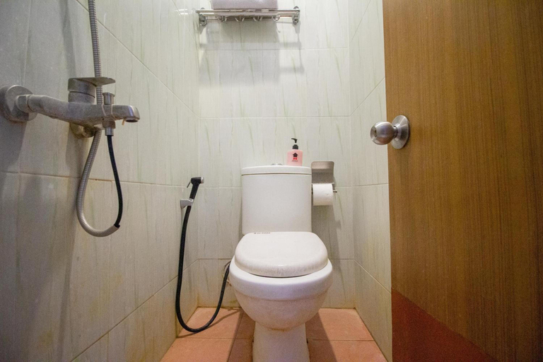 Bathroom 3, OYO 3707 Halona Guesthouse, Sleman