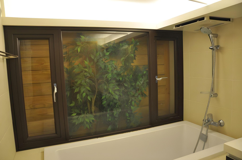 Bathroom 4, Praia Dourada Hotel, Porto Santo