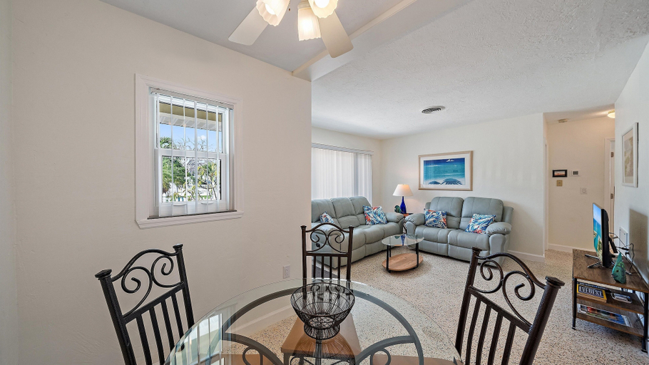 Interior 2, Siesta Treasure #3 2 Bedroom Condo, Sarasota