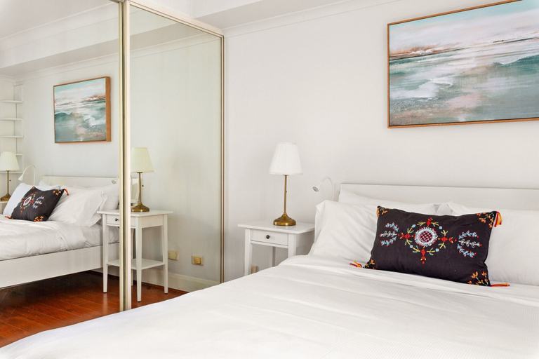 Room 5, Green Views & Great Location: Inner-city 1-bed, Sydney