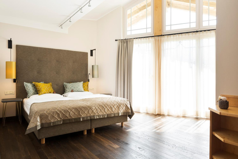 Bedroom 3, Hotel Burggraflerhof, Bolzano