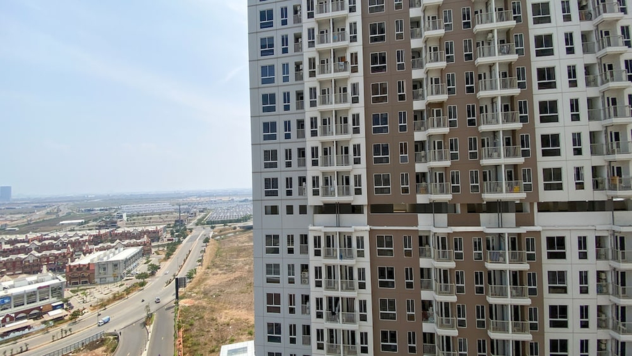 Exterior & Views, Comfy And Enjoy Studio At Tokyo Riverside Pik 2 Apartment, Tangerang