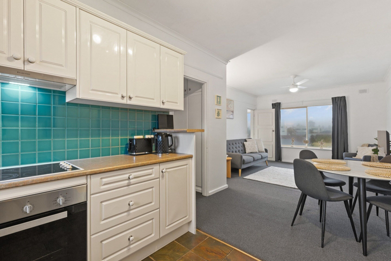 Private kitchen 3, Beachside 2-bed Apartment With Balcony Views, Adelaide