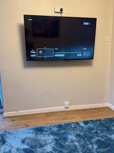 Living room 5, Spacious 2BR House With Sofa Bed & Parkin, Swansea