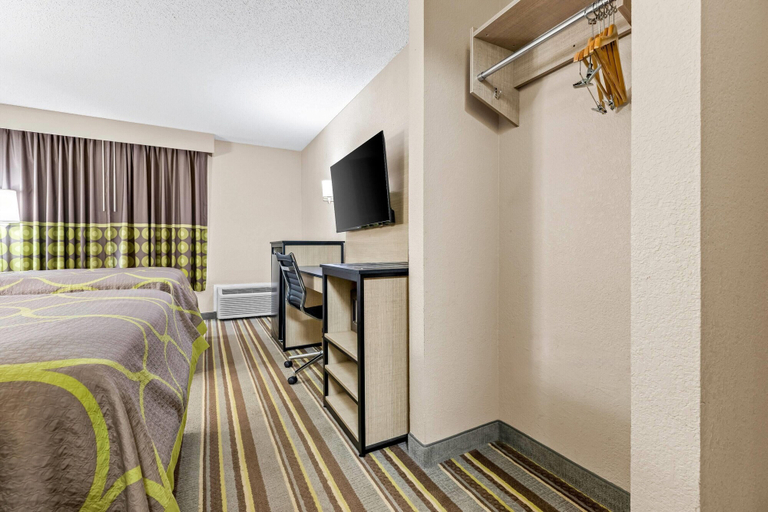 Bedroom 3, Super 8 by Wyndham Athens, Limestone