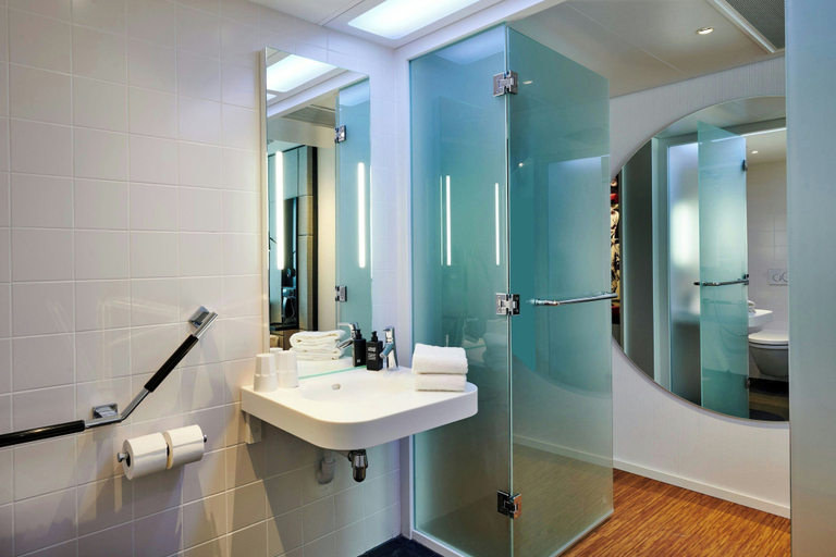 Bathroom 4, citizenM Paris Opera, Paris