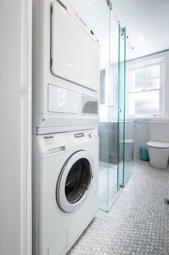 Bathroom 2, Snug 1-bed Unit Across From Bondi Beach, Sydney