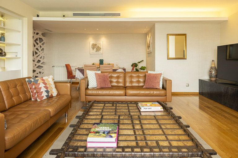 Room 4, Estoril Queen s Apartment by Cadenzalux, Cascais