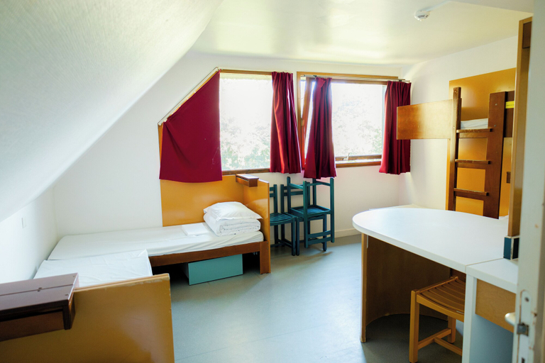 Bedroom 2, Auberge de Jeunesse HI Cancale, Ille-et-Vilaine