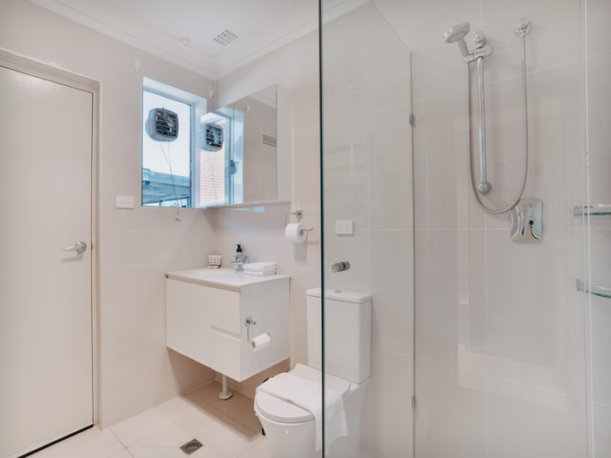 Bathroom 3, Restful Canberra Retreat in Spacious Terrace Home, Canberra