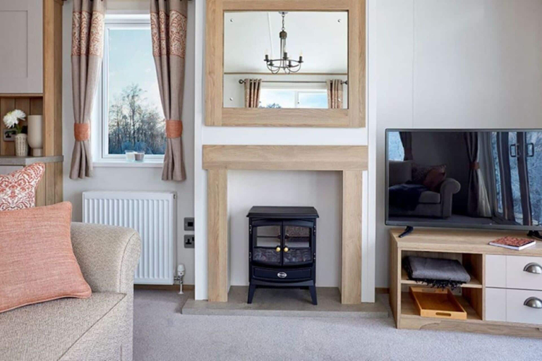 Others 4, 2-bed Lodge Sleeps 4 - Pet Welcome - Fireplace, Gloucestershire