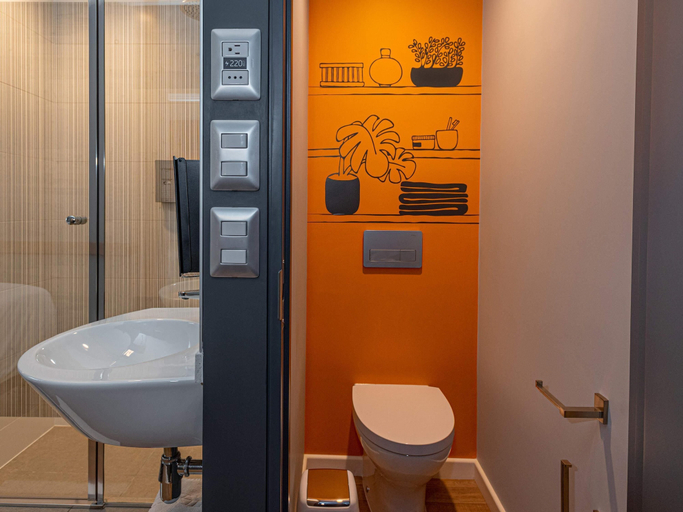 Bathroom, ibis Budget Lima Miraflores, Lima