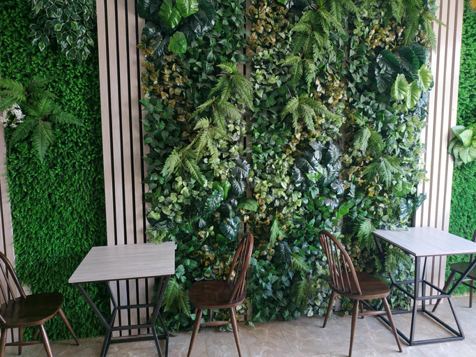 Public Area 1, The Cozy Inn, District 1