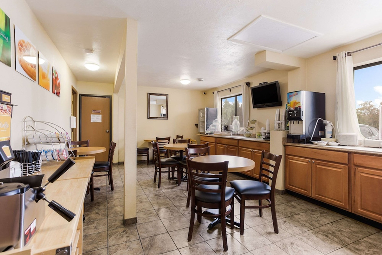 Food & Drinks 5, Quality Inn Airport Boise ID, Ada