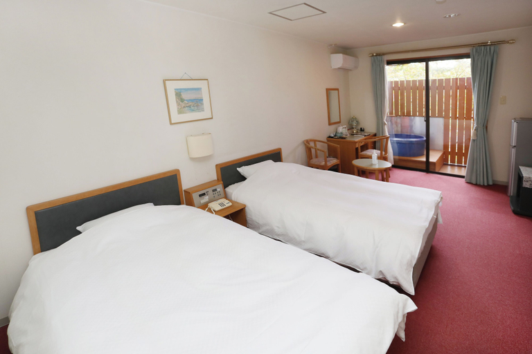 Bedroom 4, Hotel Sun Resort Shirahama, Shirahama