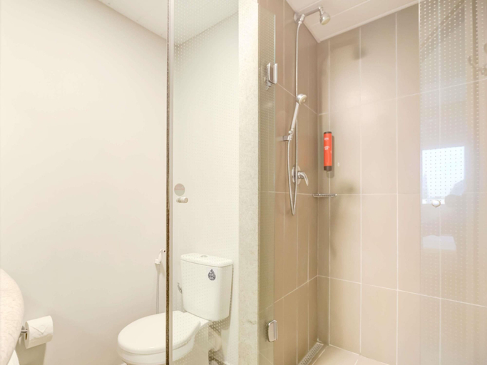Bathroom 4, Ibis Paranagua, Paranaguá