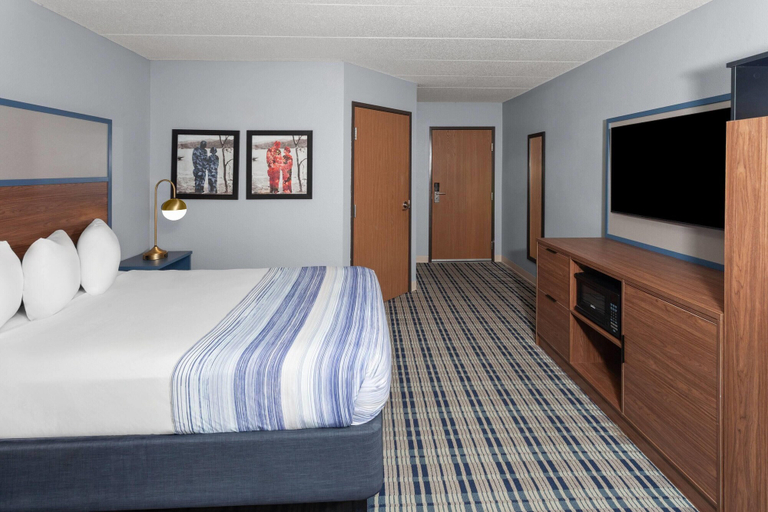 Bedroom 4, AmericInn by Wyndham West Salem, La Crosse