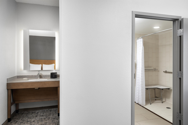 Bathroom 4, Hyatt Place Utica, Macomb