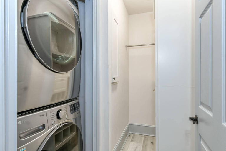 Exterior 3, 15 Hypolita, Saint Johns