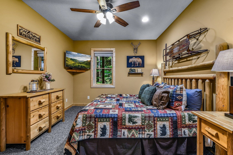 Bedroom 3, Ali's Dream 3 Bedroom Cabin by RedAwning, Sevier