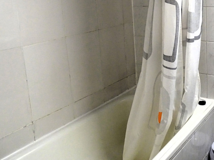 Bathroom 5, Hipotel Belgrand Edith Piaf, Paris