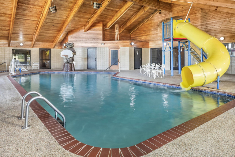 Sport & Beauty 5, AmericInn by Wyndham Chamberlain - Conference Center, Brule