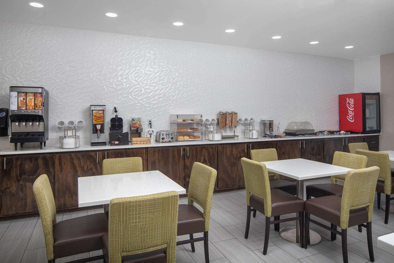 Food & Drinks 4, La Quinta Inn Calhoun, Gordon