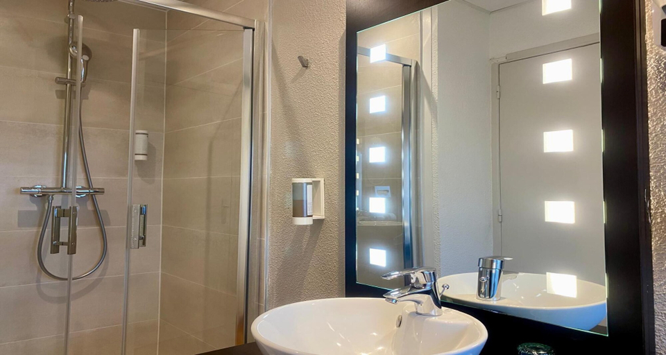 Bathroom 5, Best Western Urban Hotel, Nord