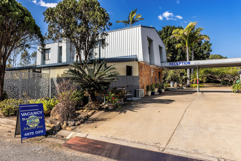 Exterior & Views 2, Benaraby Hilltop Motor Inn, Calliope - Pt A
