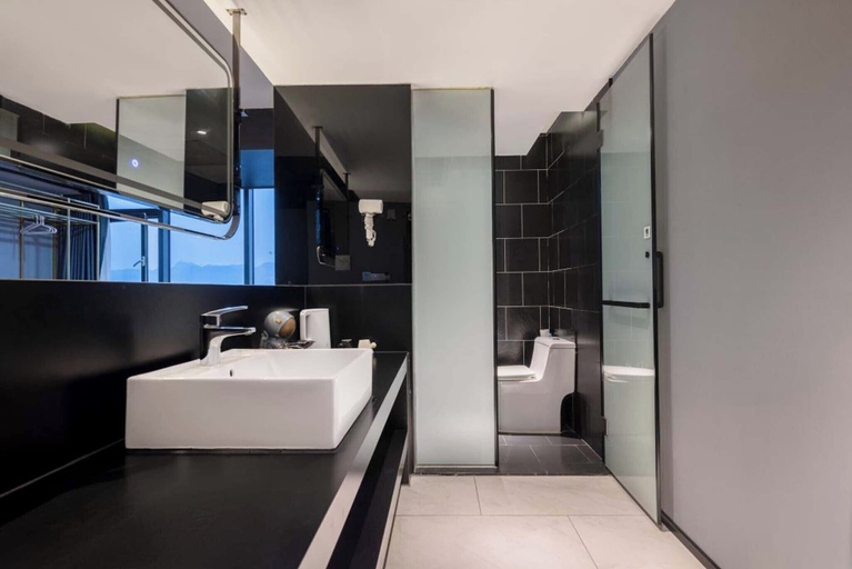 Bathroom 4, Chongqing Lingdu Gaokong Jiangjing Hotel, Chongqing