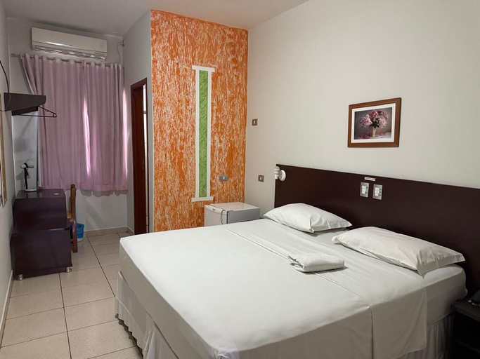 Bedroom 3, Nioja Hotel, Itumbiara