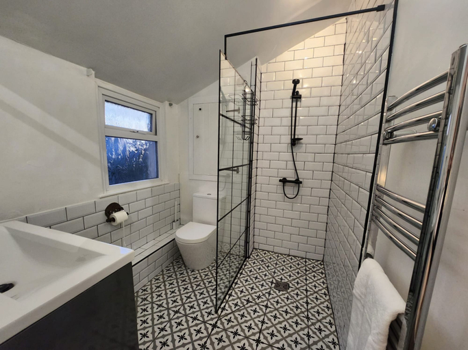 Room 5, Home In Worcester - With Free Parking, Worcestershire