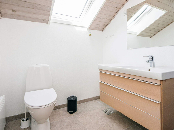 Bathroom 3, 4 Star Holiday Home in Henne, Varde