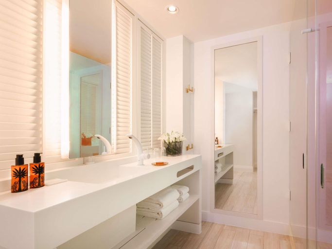 Bathroom 5, SLS Baha Mar