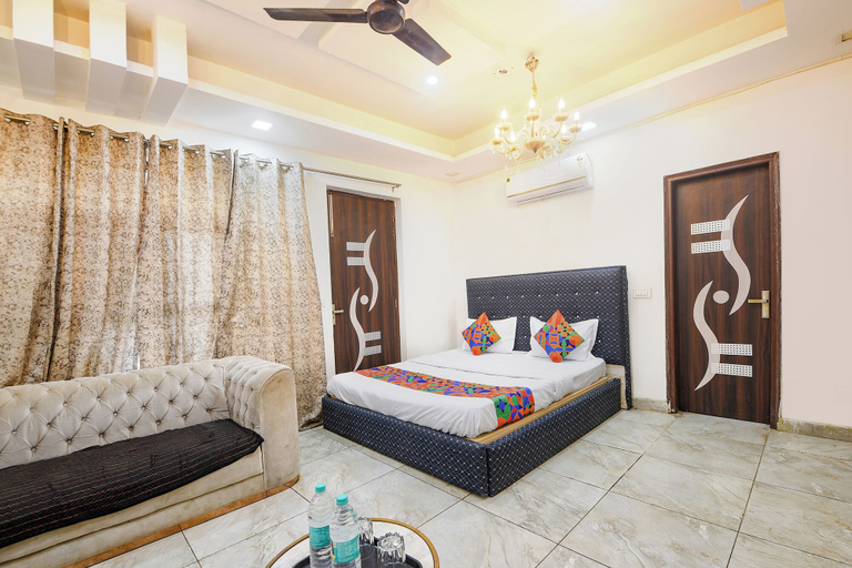 Room 5, Fabhotel Connect Stays, Gurgaon