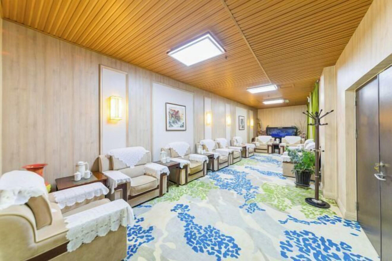 Bedroom 3, Friendship Peak Hotel, Altay