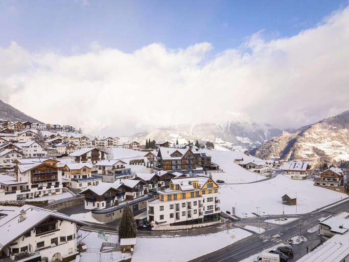 4, Apartment with balcony near ski area, Landeck