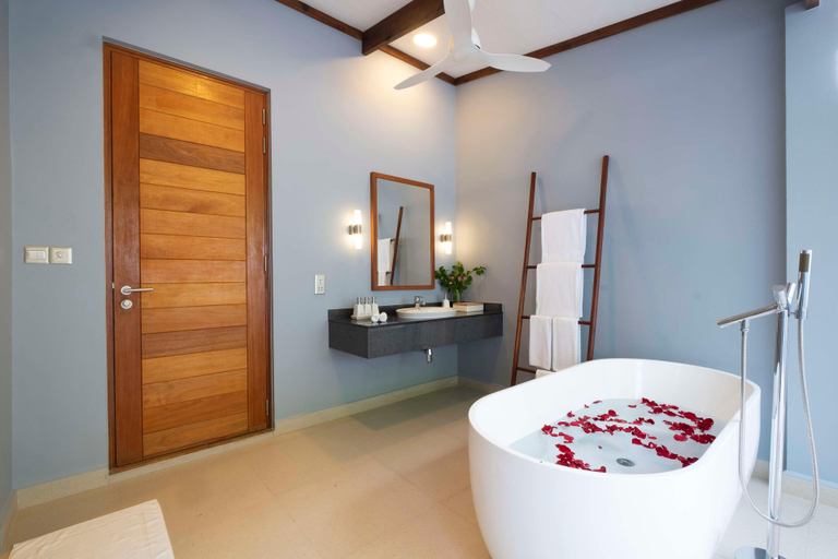 Bathroom 4, Ifuru Island Maldives, Raa Atoll
