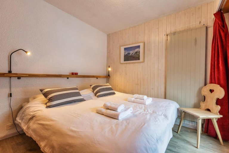 Room 2, Nevada 404 - Central 6 pax Apartment Garage, Martigny
