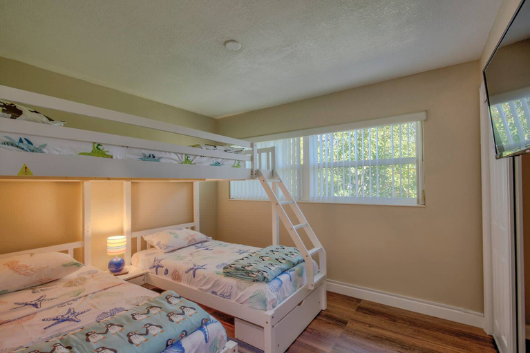 Room 5, Sunny Escape-heated Pool, Pinellas