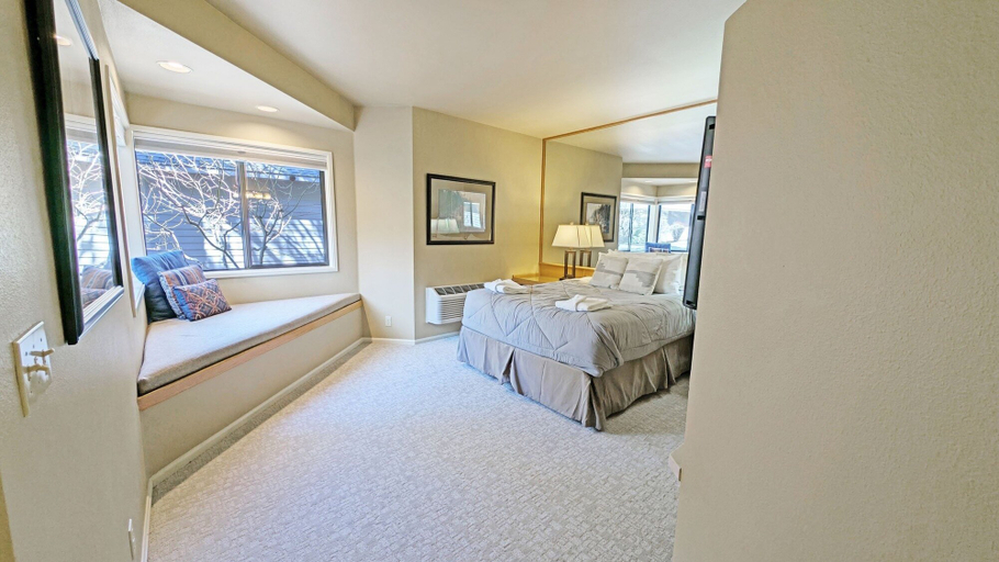 Room 3, Mt Bachelor Village 331 B 1 Bedroom Condo, Deschutes