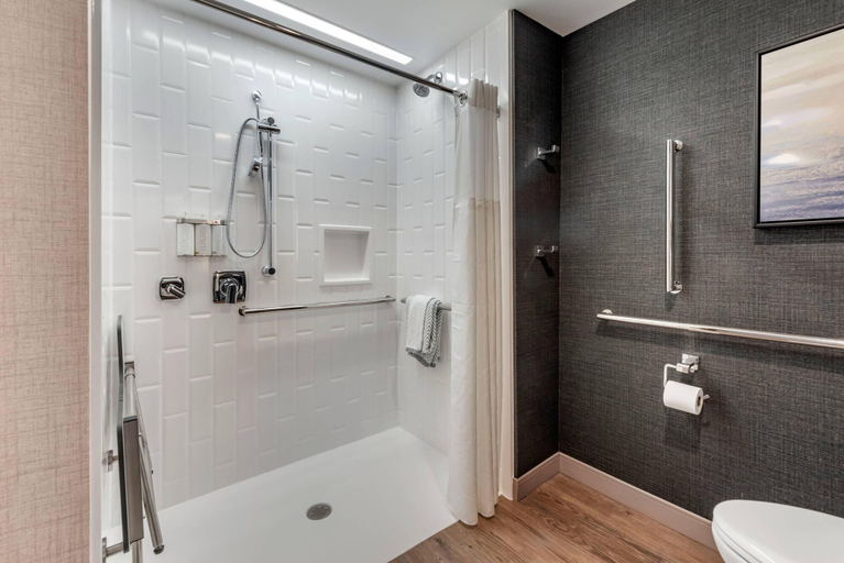 Bathroom 4, Cambria Hotel Minneapolis Downtown, Hennepin