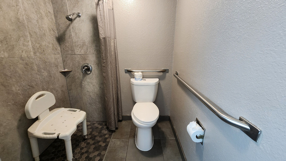 Bathroom 5, Motel 6 Conroe, TX, Montgomery