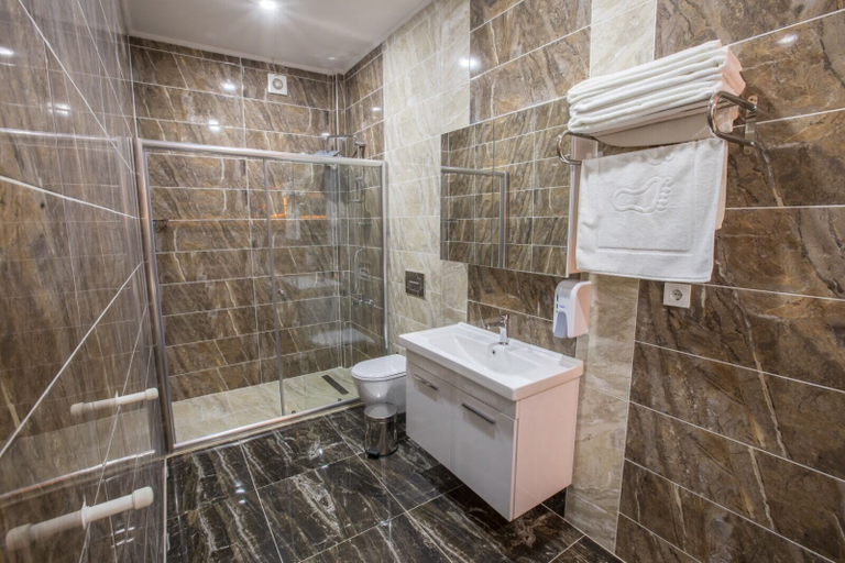 Bathroom 5, Elanis Suites, Antalya
